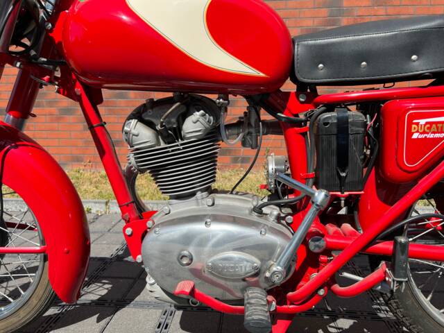 Ducati 175 Tourismo