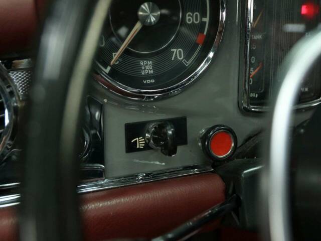 Mercedes-Benz 250 SL