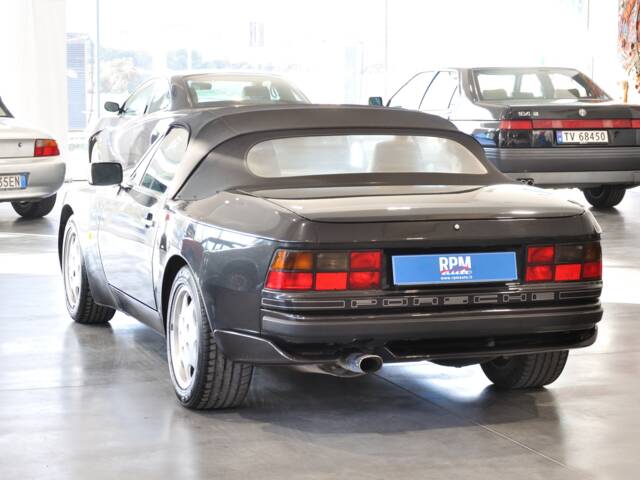 Porsche 944 S2