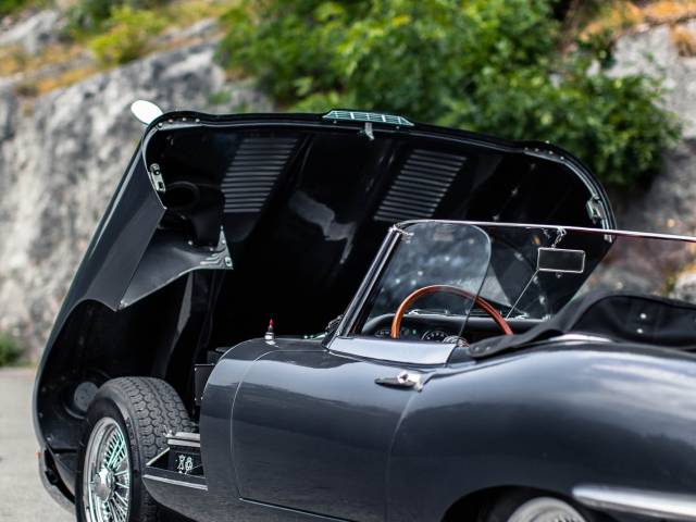 Jaguar E-Type 3.8
