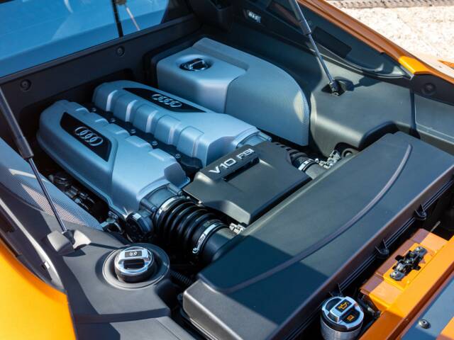 Audi R8 V10