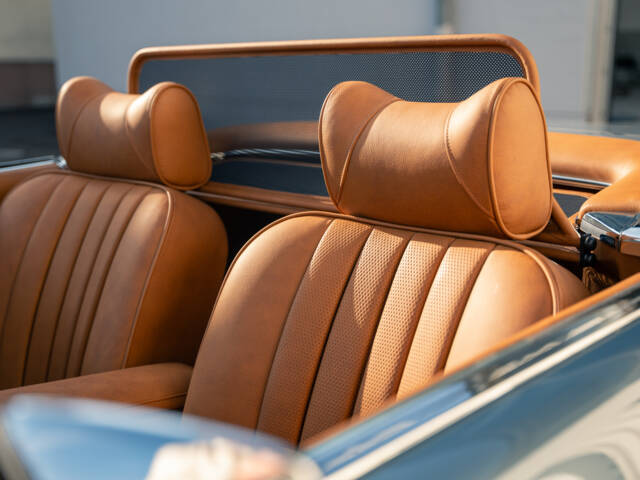 Mercedes-Benz 280 SL