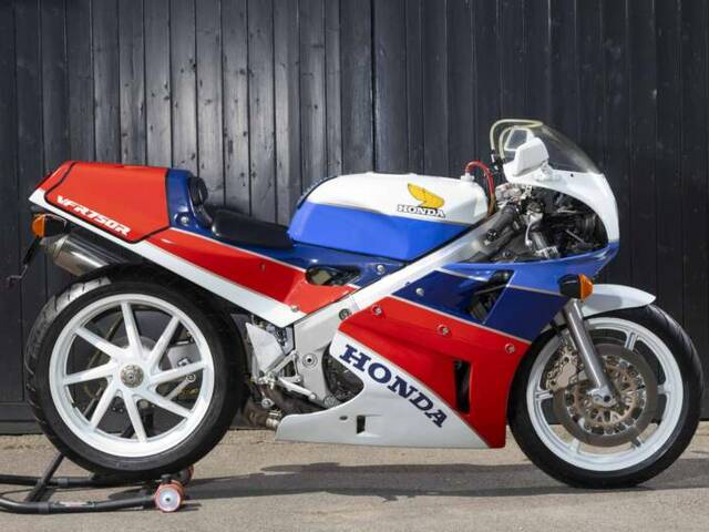 Honda VFR 750R RC 30