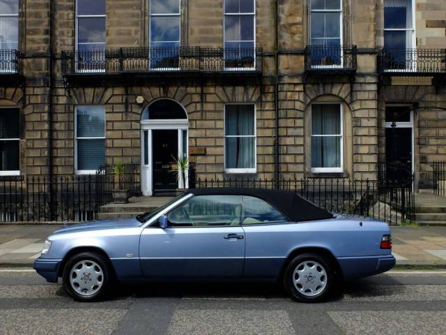 Mercedes-Benz 320 CE