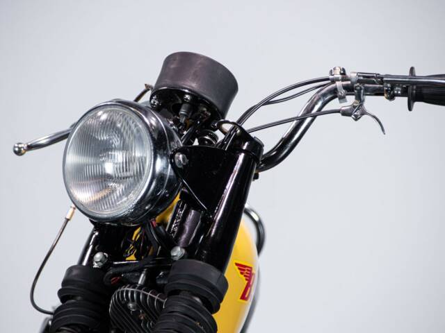 BSA B 44 Victor Grand Prix