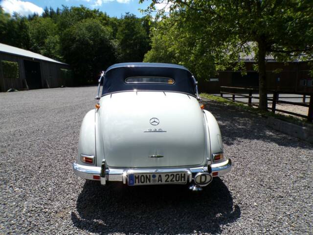 Mercedes-Benz 220 Cabriolet A