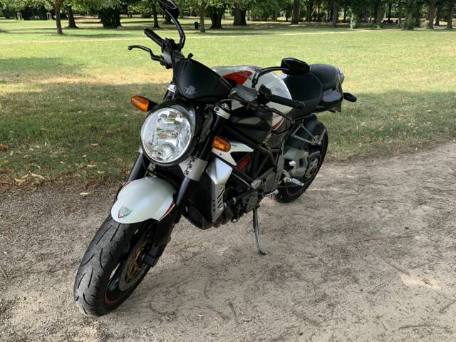 MV Agusta Brutale 910 R