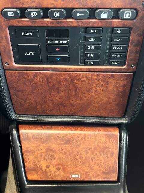 Lancia Thema 8.32