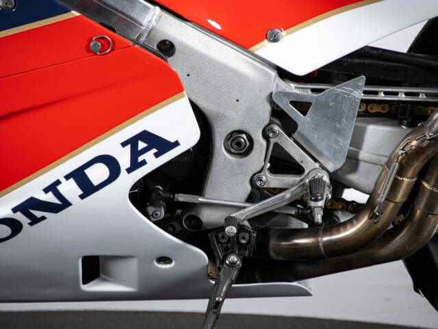 Honda VFR 750R RC 30