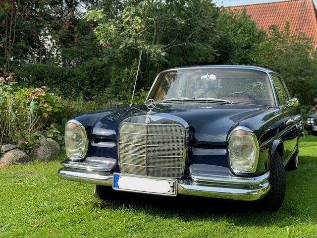 Image 1/28 of Mercedes-Benz 250 SE (1966)