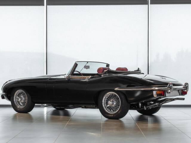 Image 1/5 de Jaguar E-Type (1968)