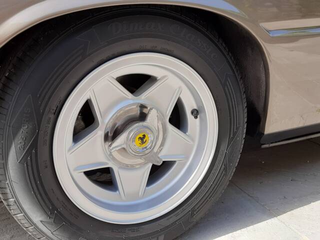 Ferrari 365 GT4 2+2