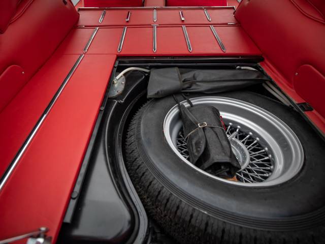 Jaguar E-Type 4.2