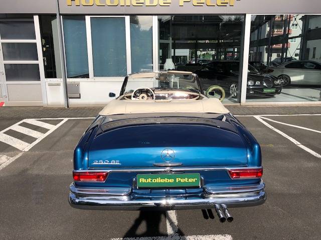 Mercedes-Benz 250 SE