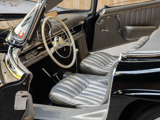 Mercedes-Benz 300 SL Roadster
