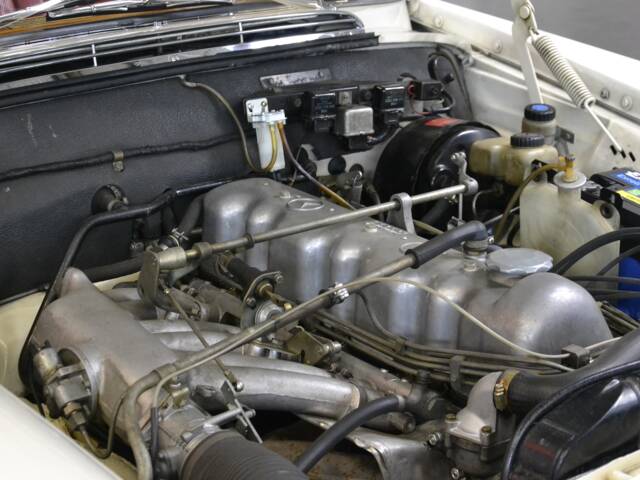 Mercedes-Benz 250 SE