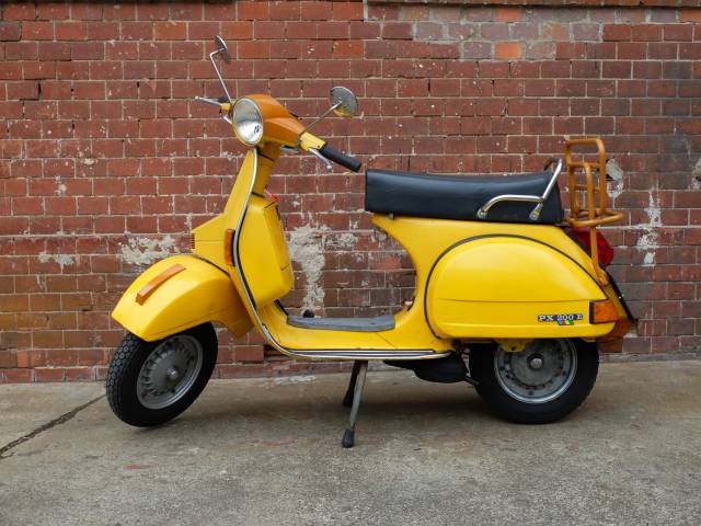 Piaggio Vespa P 200 E
