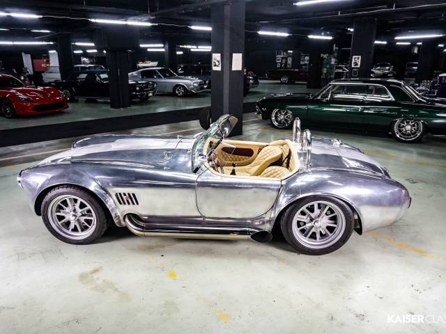 AC Cobra 427
