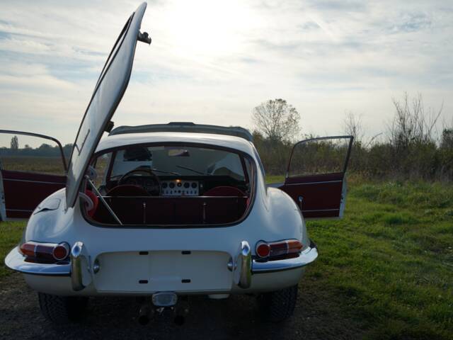 Jaguar E-Type 3.8