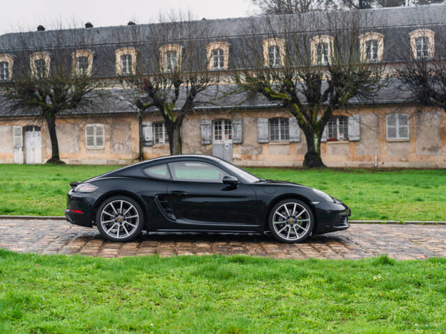 Porsche 718 Cayman T
