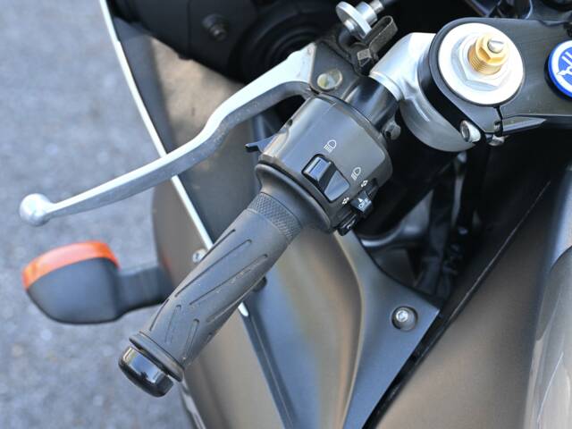 Yamaha YZF-R1