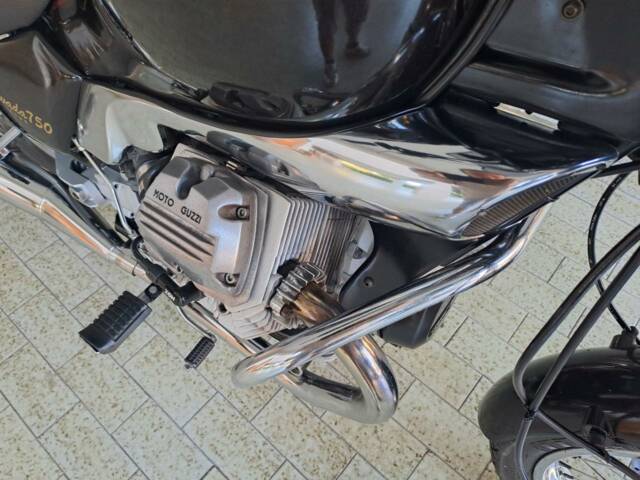 Moto Guzzi Nevada 750