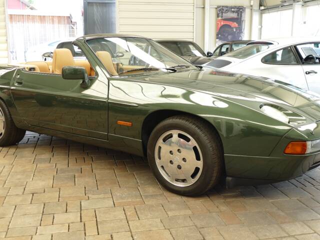 Porsche 928 S4