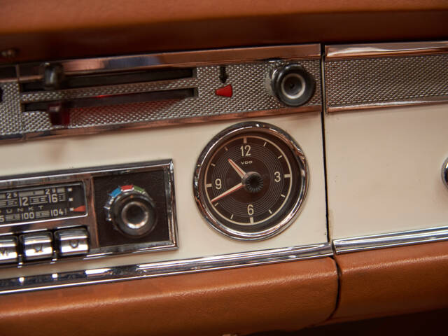 Mercedes-Benz 230 SL