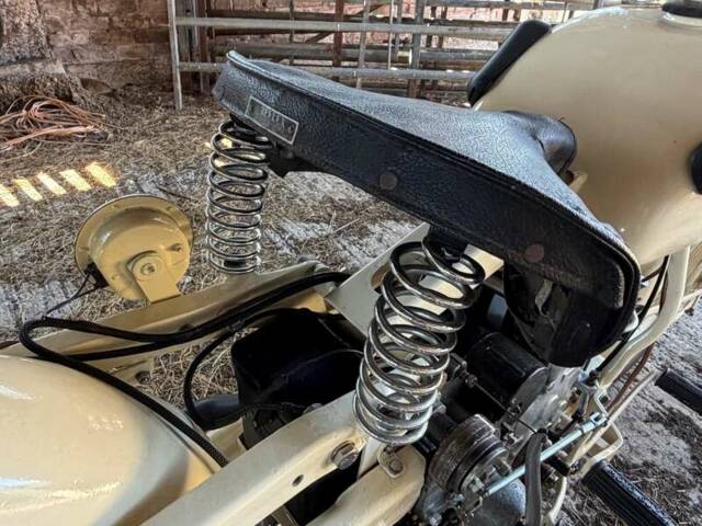 Moto Guzzi Alce