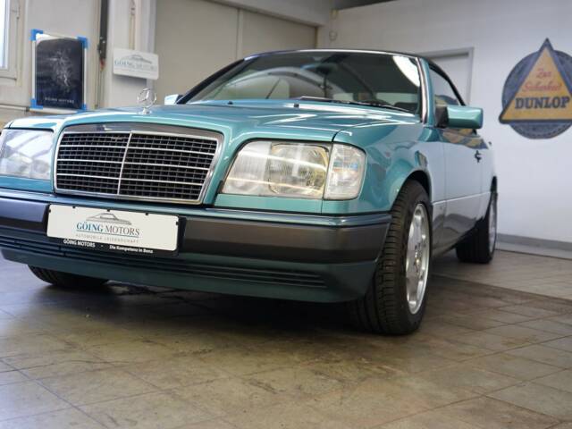 Mercedes-Benz 300 CE-24