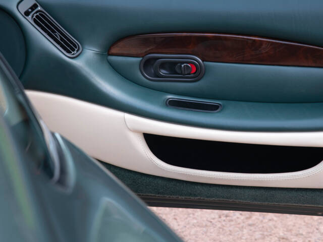 Aston Martin DB 7