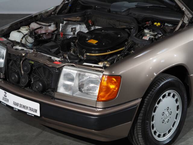 Mercedes-Benz 300 E 4-Matic