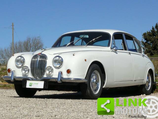 Image 1/10 of Jaguar Mk II 3.4 (1967)