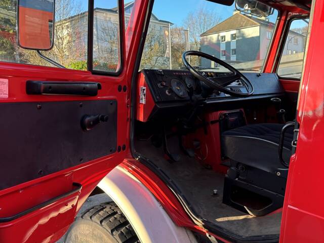 Mercedes-Benz Unimog U 1300 L