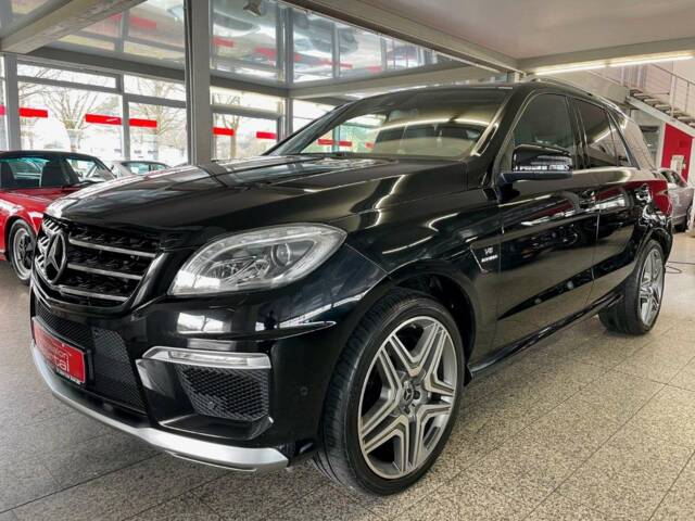 Image 1/19 of Mercedes-Benz ML 63 AMG (2012)
