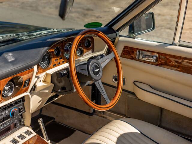 Aston Martin V8 Vantage Volante