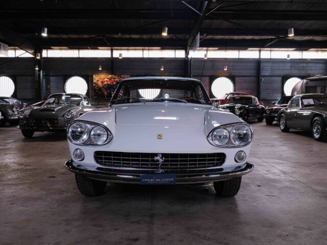 Ferrari 330 GT 2+2