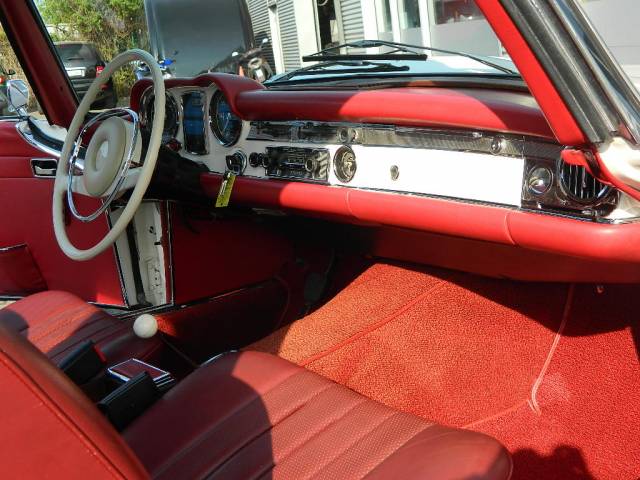 Mercedes-Benz 280 SL