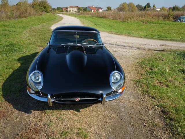 Jaguar E-Type 3.8