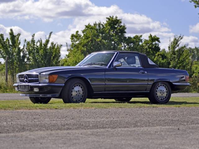 Mercedes-Benz 300 SL - Mercedes Benz 300 SL R107 Seitenansicht
