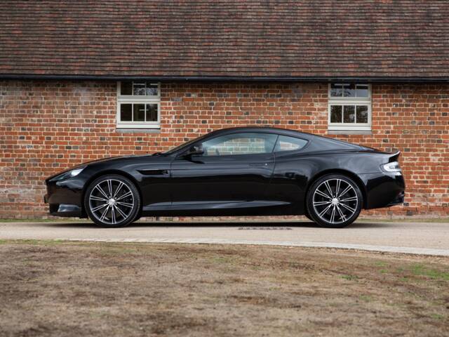 Aston Martin DB 9