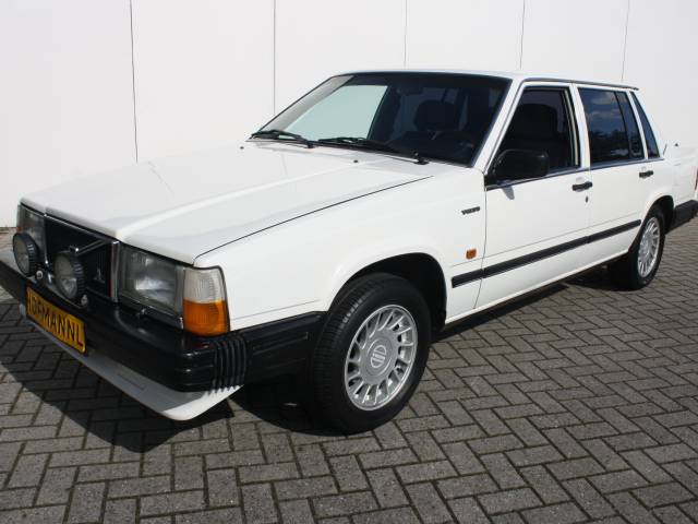Bild 1/18 von Volvo 740 GL (1986)