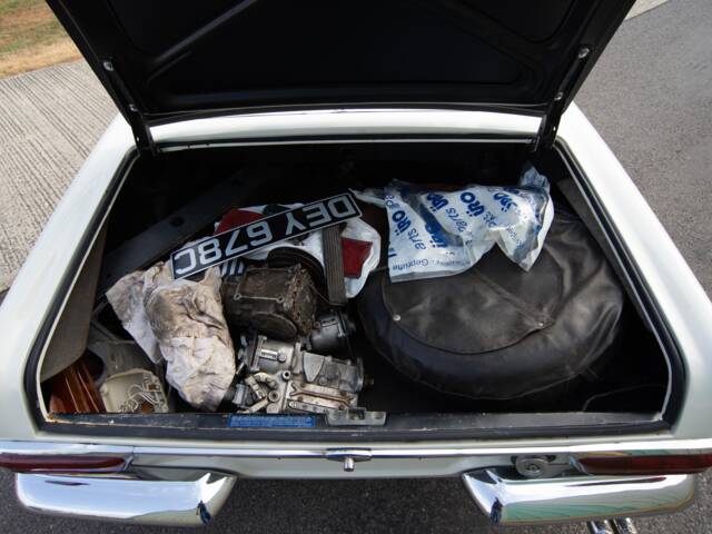 Mercedes-Benz 230 SL