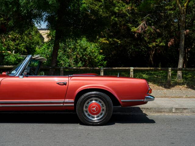 Mercedes-Benz 280 SL