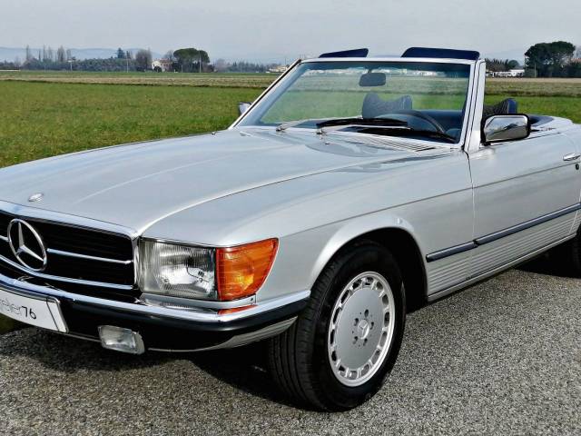 Mercedes-Benz 280 SL - Mercedes-Benz 280 SL 3/4 avant gauche