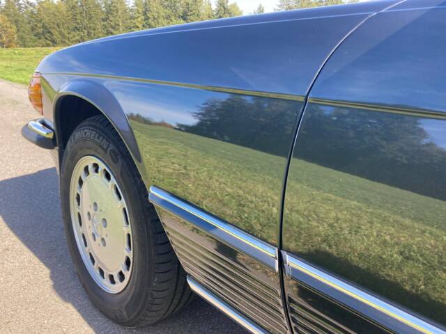 Mercedes-Benz 560 SL