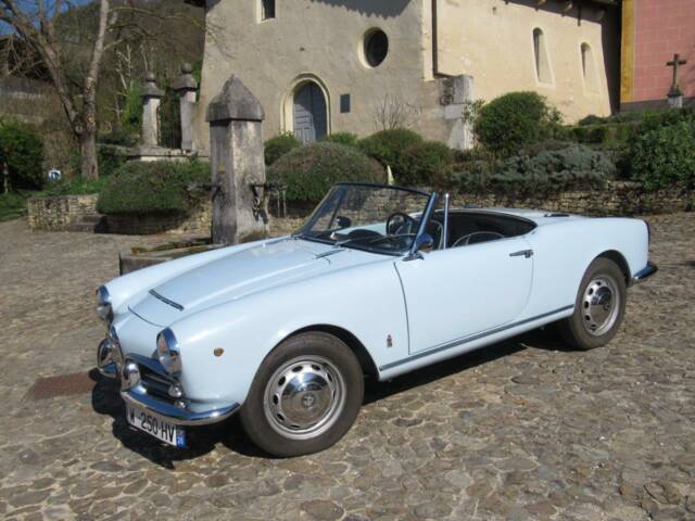 Immagine 1/37 di Alfa Romeo Giulia 1600 Spider Veloce (1965)