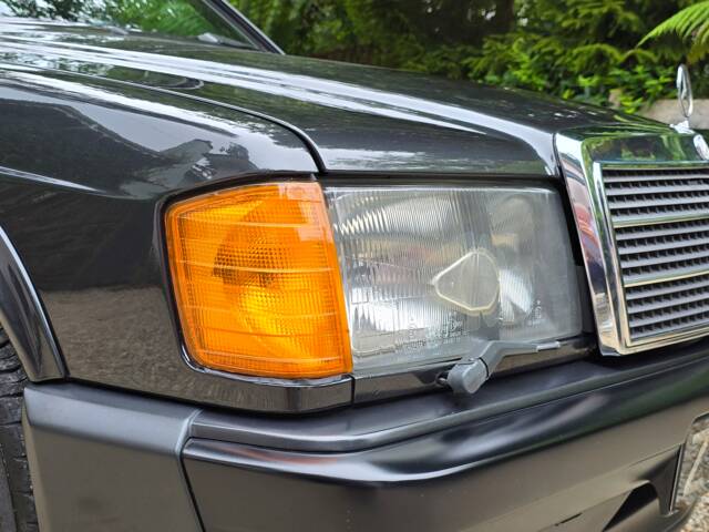 Mercedes-Benz 190 E 2.3-16
