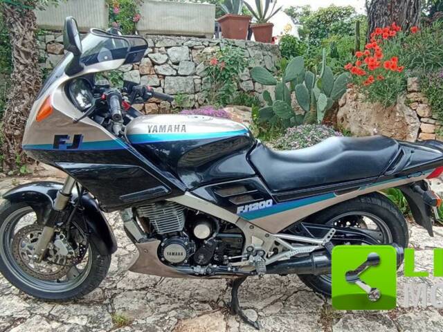 Image 1/10 of Yamaha DUMMY (1991)