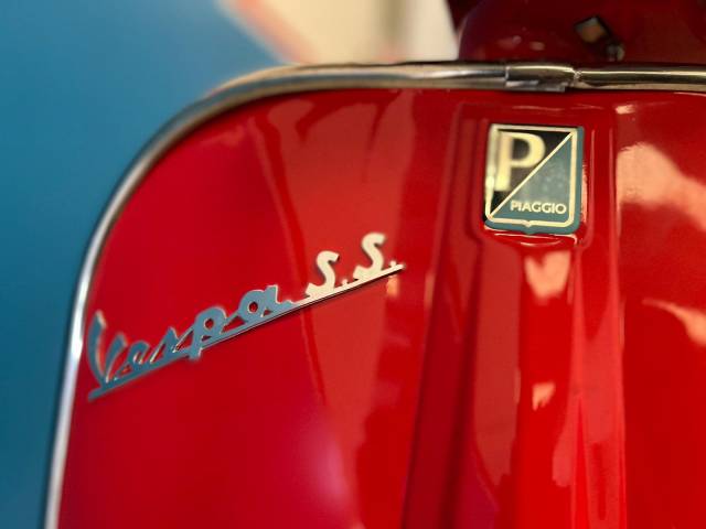 Piaggio Vespa 180 SS